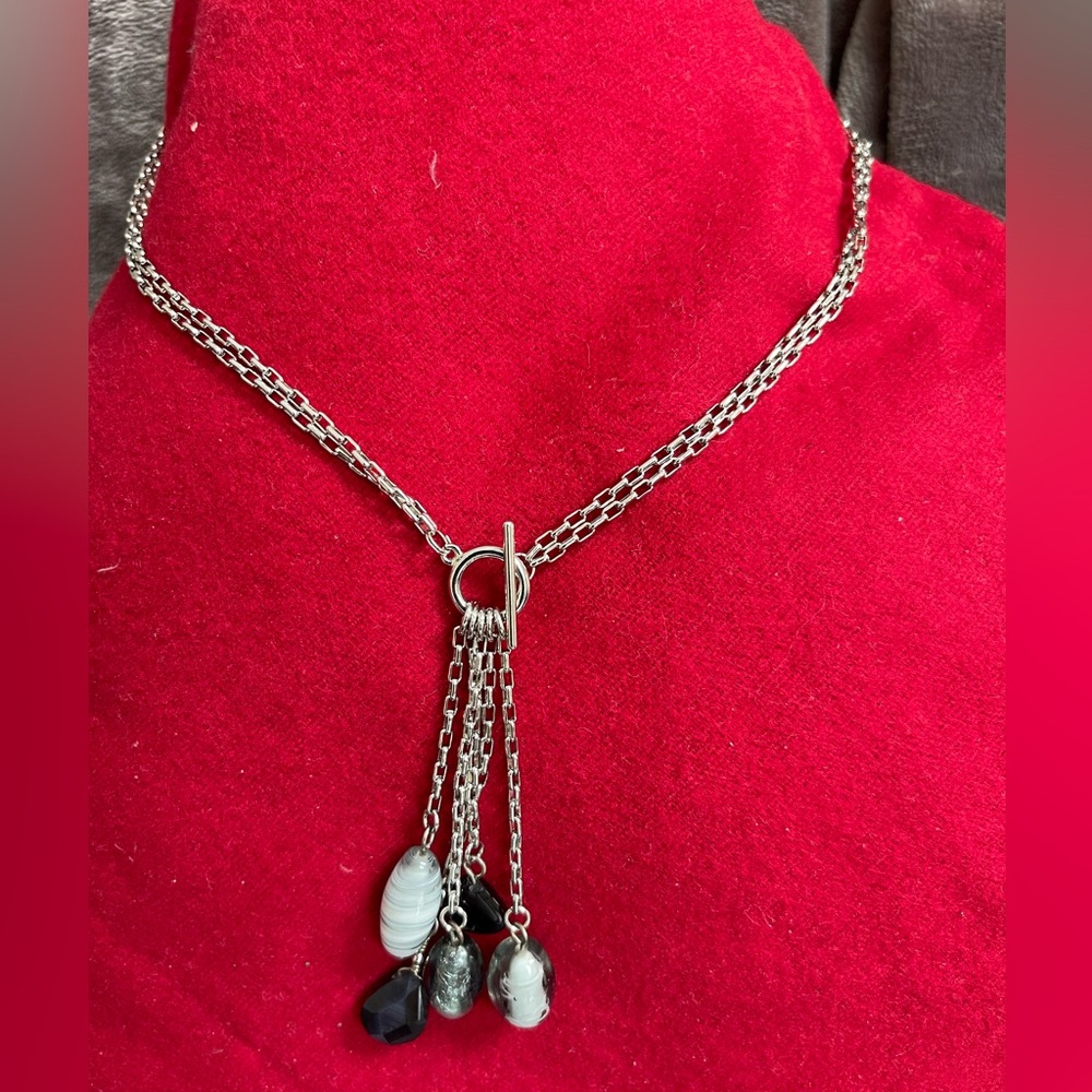Elegant Silver and Black Pendant Necklace